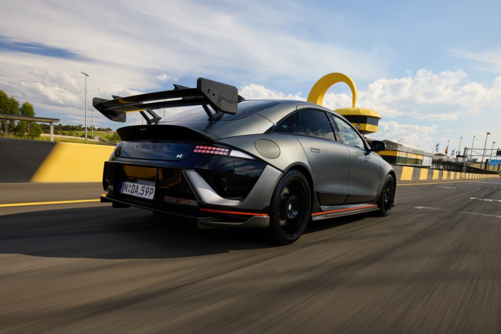 Фото до матеріалу: Hyundai Ioniq 6 N: електричний спорткар, який перевершує Porsche Taycan