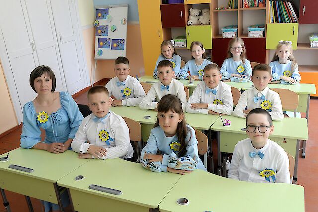 Фото до матеріалу: Вчителям в Україні підвищать зарплати на 60% з 2026 року