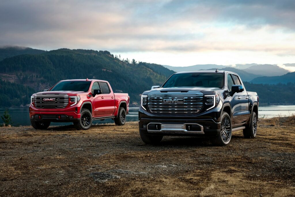 Фото до матеріалу: GM перенаправляє пікапи з Близького Сходу до США, щоб відновити запаси