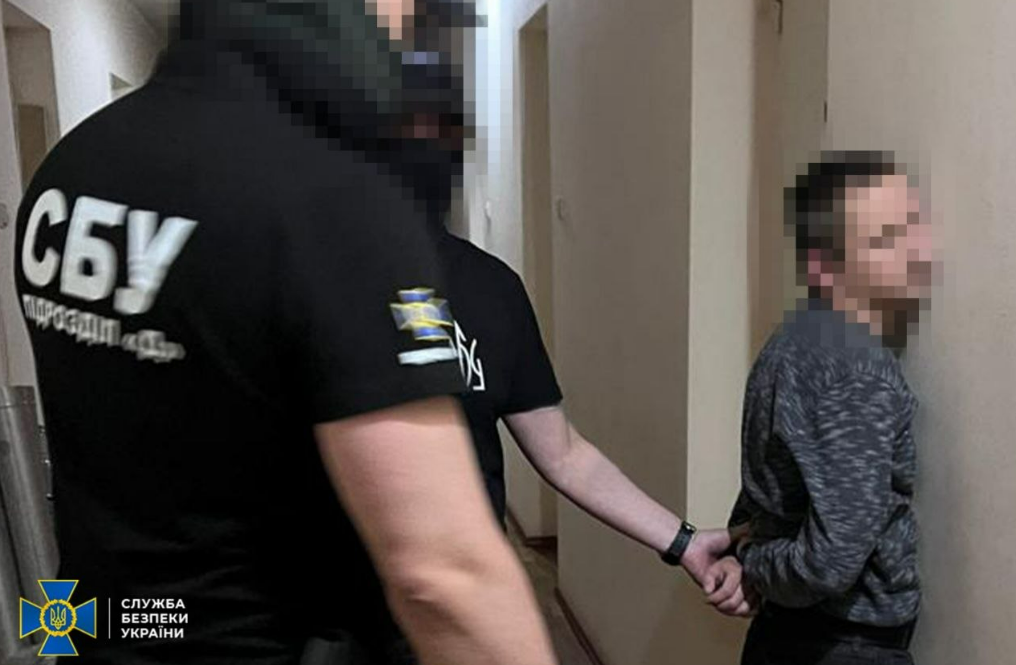 Фото до матеріалу: СБУ затримав чиновника Херсонської міськради за вимогу відкатів за обслуговування Старлінків