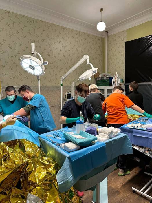 Фото до матеріалу: “…вони прийшли з пекла, а ми перший промінчик для них”: операційна медсестра стабпункту з Черкас про фронтову медицину (ФОТО, ВІДЕО)