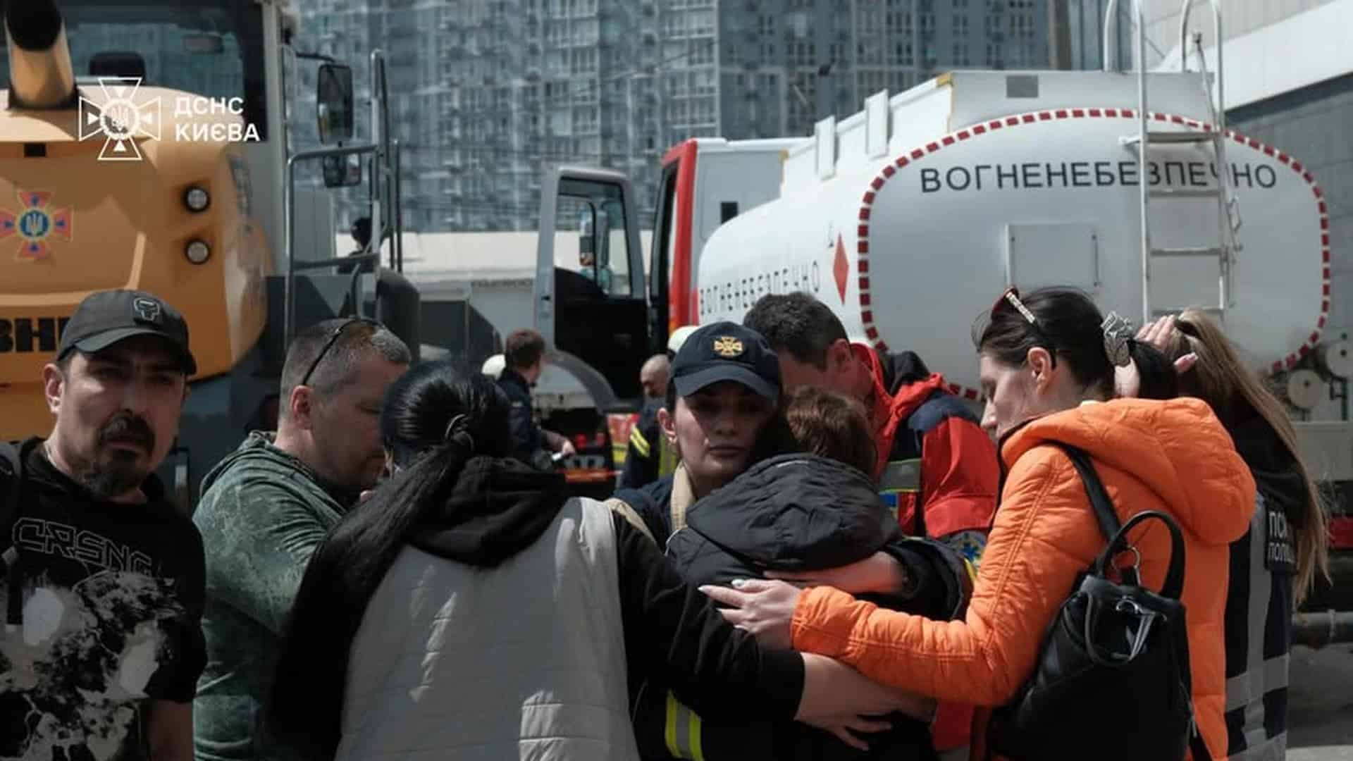 Фото до матеріалу: Атака на Київ: підтверджено 8 загиблих, серед них 12-річна дівчинка