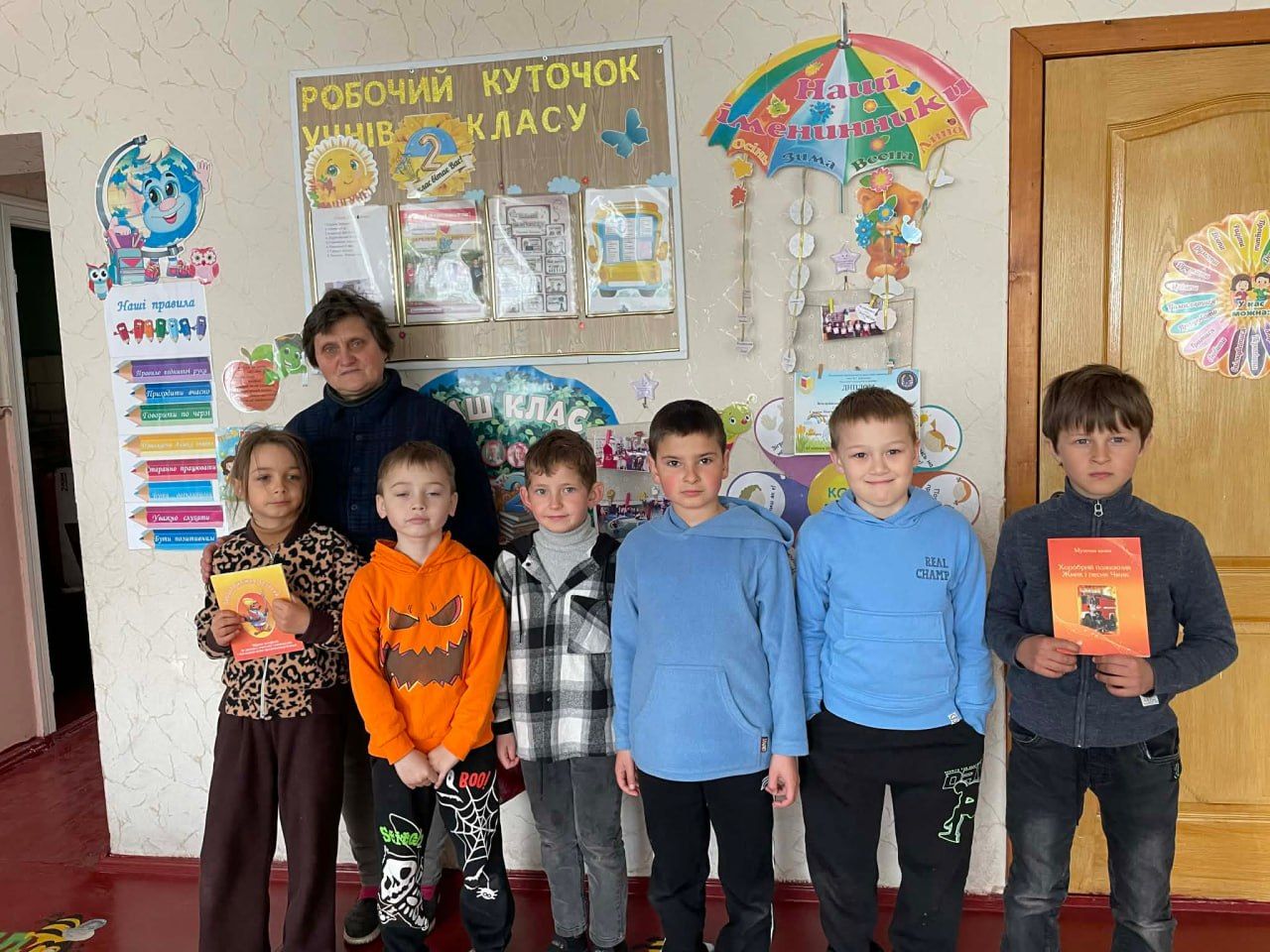 Фото до матеріалу: Шевченківська школа та бібліотека: вогонь — друг чи ворог?