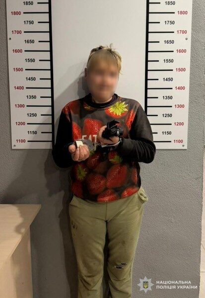 Фото до матеріалу: На Львівщині донька жорстоко побила батька кочергою: затримана, загрожує до 8 років в'язниці