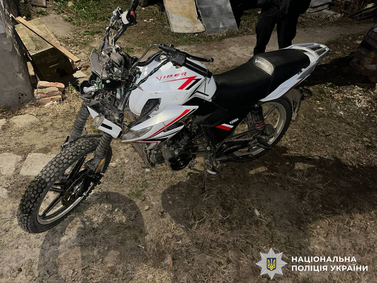 Фото до матеріалу: Нічне ДТП у Ялтушкові: 15-річний мотоцикліст збив пішохода і втік, але його затримали