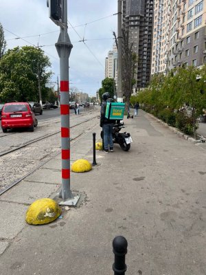 Фото до матеріалу: В Одесі відновили роботу чотири світлофори та встановили нові знаки на тротуарах