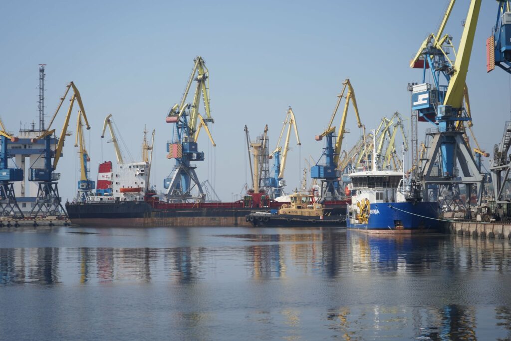 Фото до матеріалу: Металургійний експорт України: чи зможуть дунайські порти замінити морські?