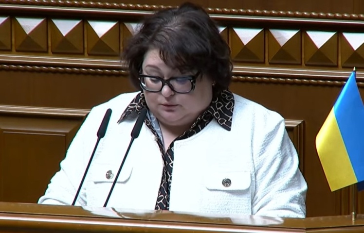 Фото до матеріалу: Олена Київець склала присягу: нова народна депутатка від «Слуги народу» у Верховній Раді