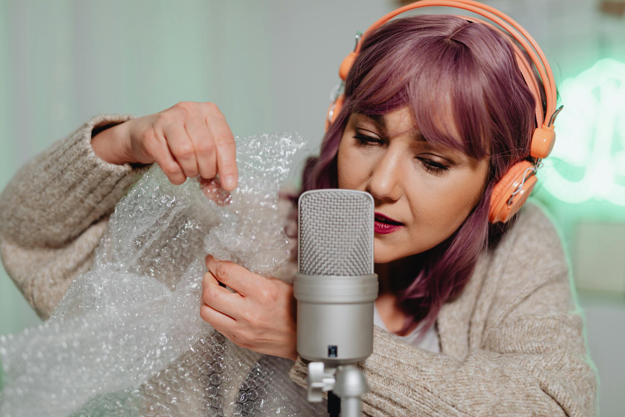 Фото до матеріалу: Що таке ASMR і як він допомагає мозку розслабитися: пояснення науковців