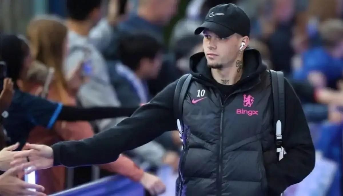 Фото до матеріалу: Мудрик відвідав матч «Шахтаря»: як дискваліфікований футболіст змінив імідж