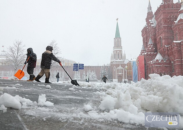 Фото до матеріалу: Рекордний снігопад у Москві: наслідки стихії для українців у Чехії та уроки для України