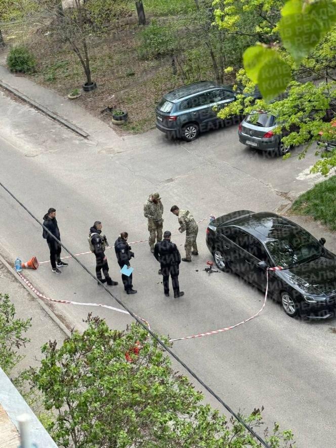 Фото до матеріалу: У Солом'янському районі Києва впав невідомий безпілотник