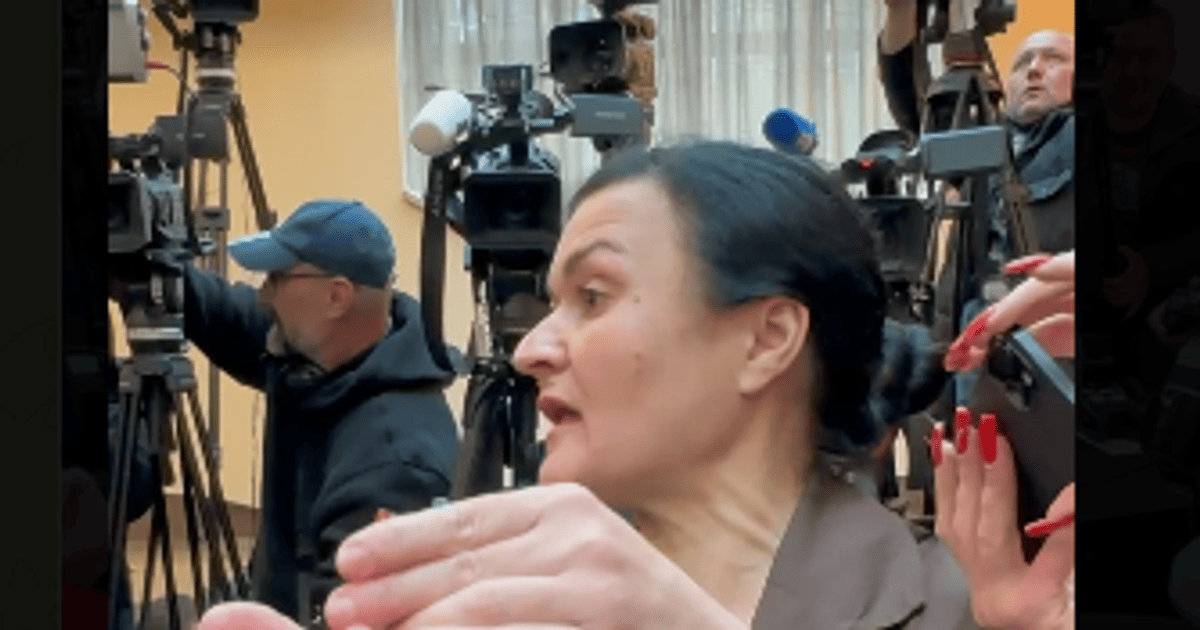 Фото до матеріалу: Ірма Крат принесла ікону Діви Марії на суд над Єрмаком