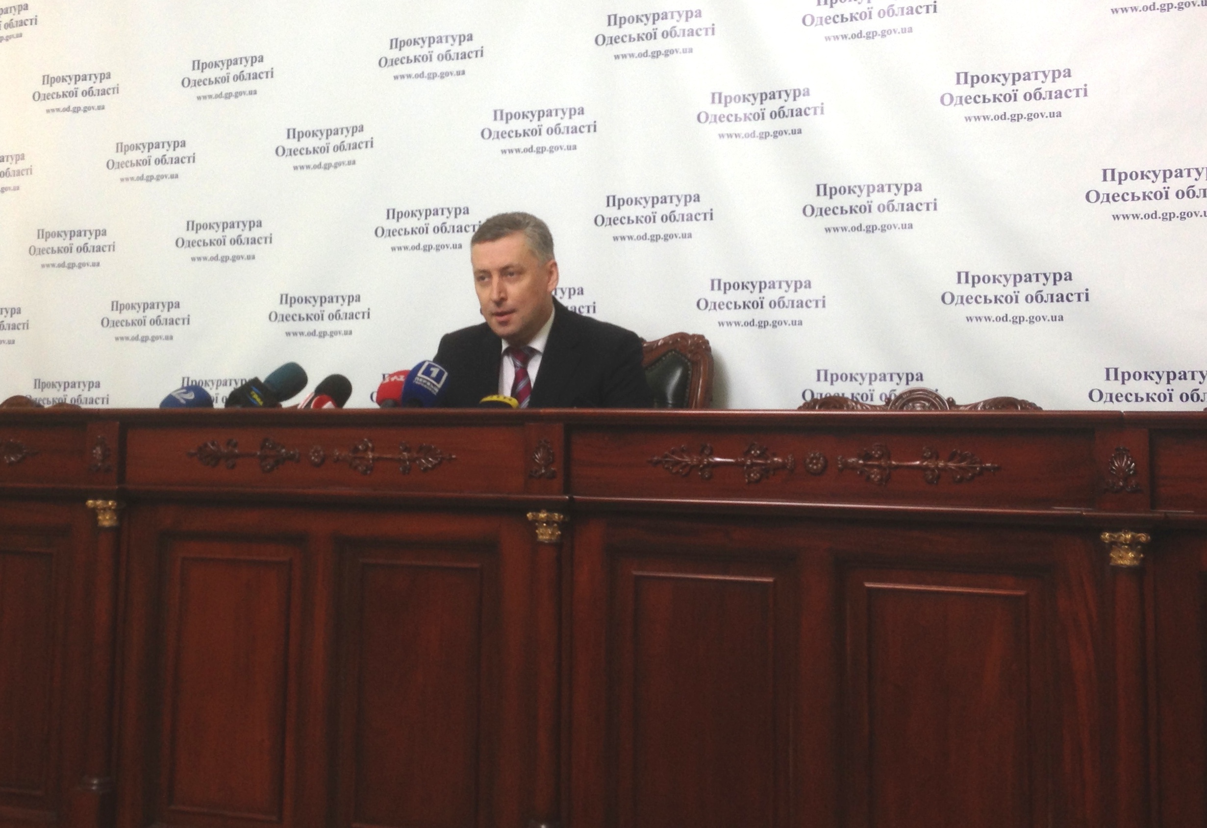Фото до матеріалу: Годинники з діамантами та дороги авто: що задекларували керівники одеських прокуратур