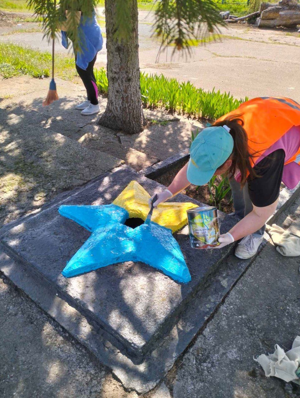 Фото до матеріалу: КП «Покровський комунгосп» дбає про благоустрій