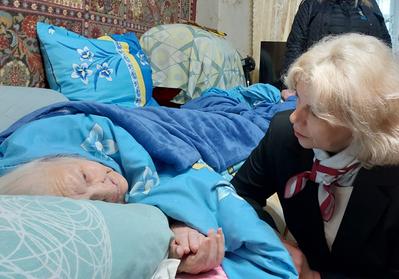 Фото до матеріалу: Як мобільна команда Карітасу рятує життя паліативних пацієнтів у Хмельницькому та області