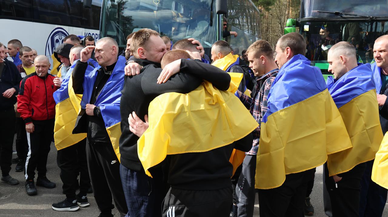 Фото до матеріалу: Шестеро захисників з Хмельниччини повернулись із ворожого полону