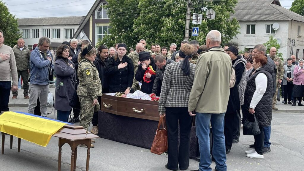 Фото до матеріалу: У Тальному попрощалися із 25-річним воїном, який загинув від удару FPV-дрона