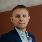 Фото до матеріалу: Чому команда з середніх спеціалістів часто перемагає «зіркових» у фінтеху