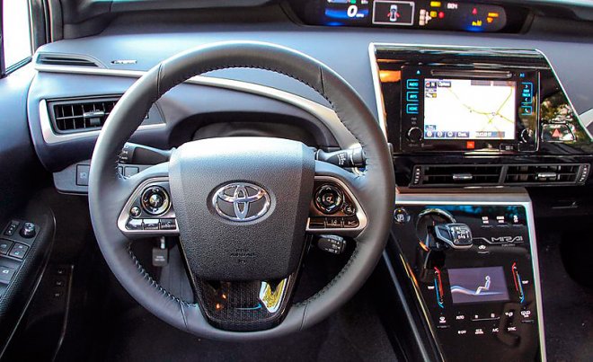Фото до матеріалу: Toyota Mirai: водневий автомобіль з'явиться у продажу цієї осені