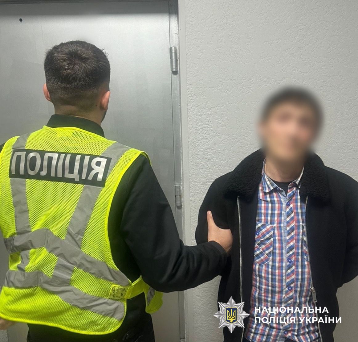 Фото до матеріалу: У Києві судитимуть грабіжника, який напав із газовим балончиком на проспекті Науки