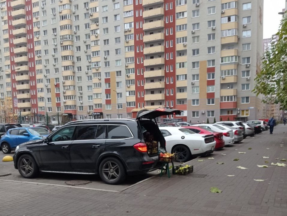 Фото до матеріалу: Lucid призупинив прогнози на 2026 рік: тисячі електрокарів на складах без покупців
