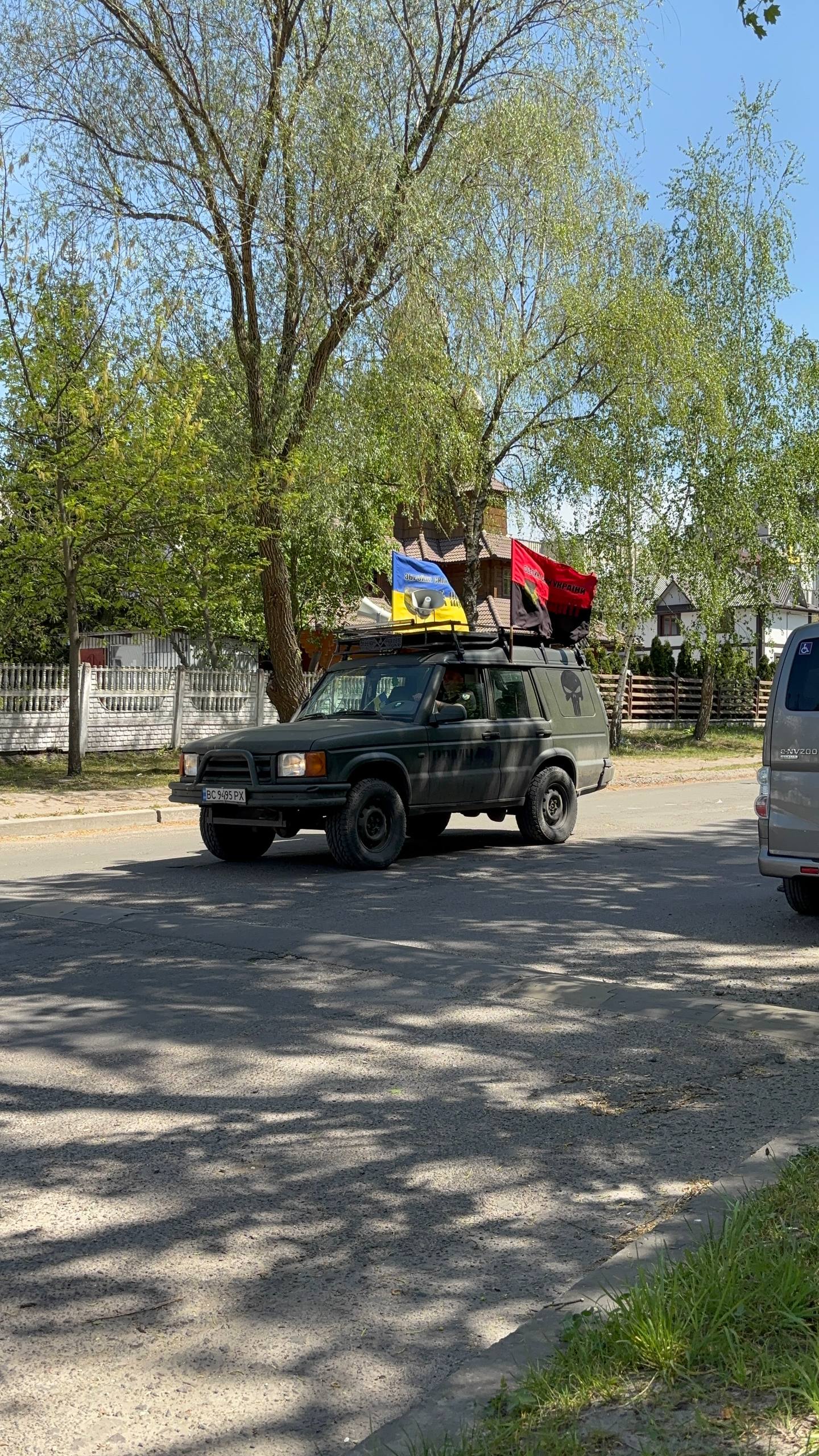 Фото до матеріалу: Захисника Дениса Краснова в останню дорогу провели в Шептицькому
