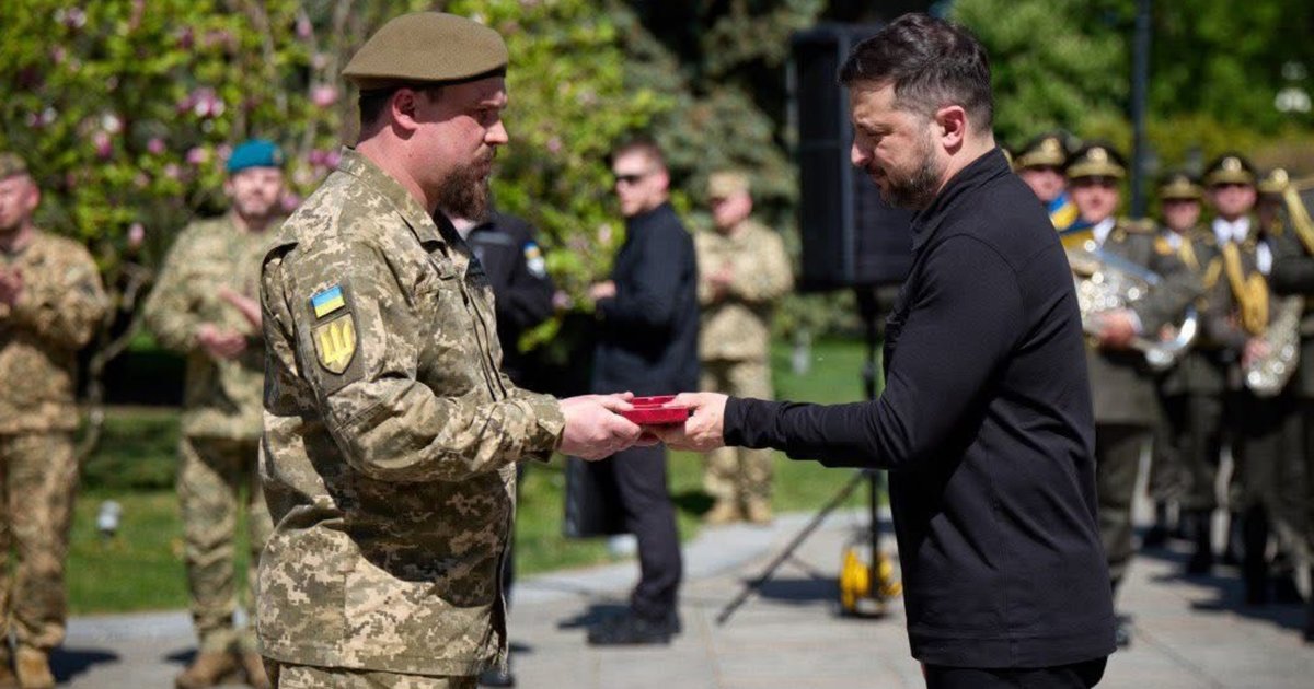 Фото до матеріалу: Володимир Душенко отримав орден «За мужність» від президента