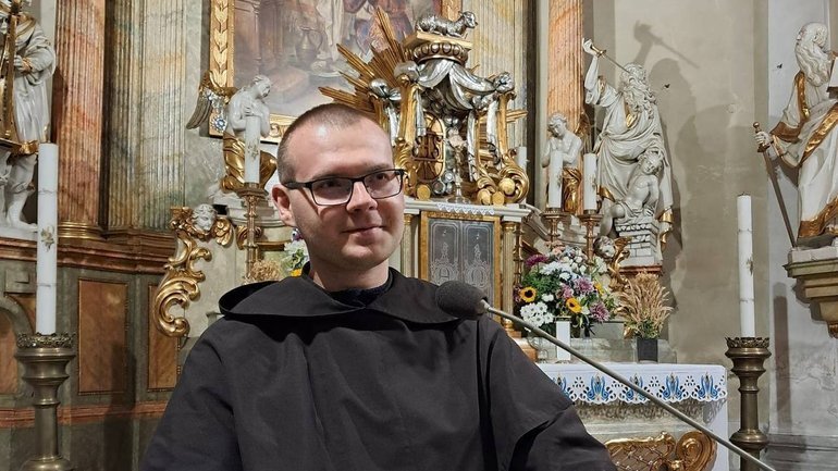 Фото до матеріалу: Режим Лукашенка звільнив польського монаха-кармеліта, звинуваченого у "шпигунстві"