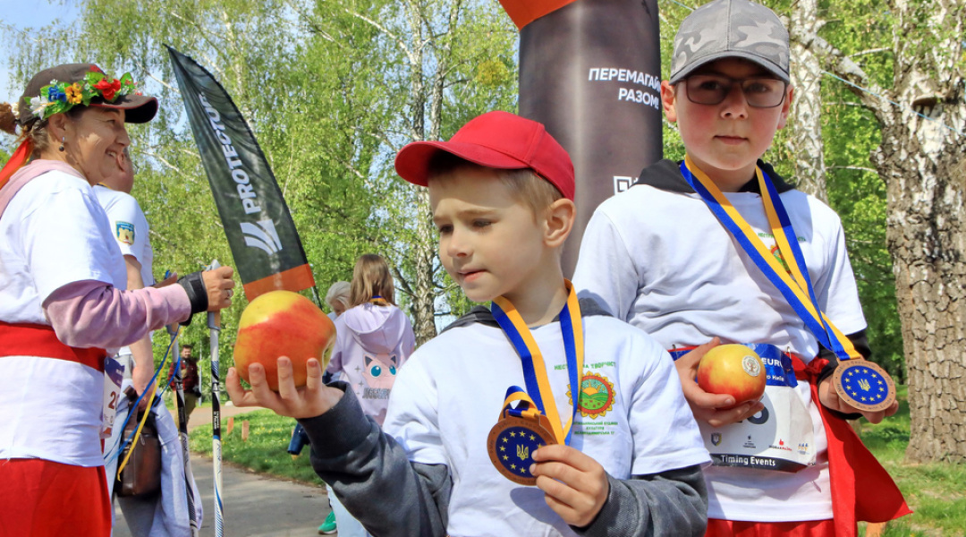 Фото до матеріалу: Сотні бігунів з України та Європи долучилися до забігу «Біжу з Європою» в Києві