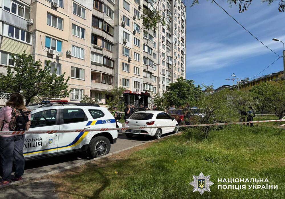 Фото до матеріалу: Трагедія на Оболоні: чоловік загинув, випавши з вікна одинадцятого поверху