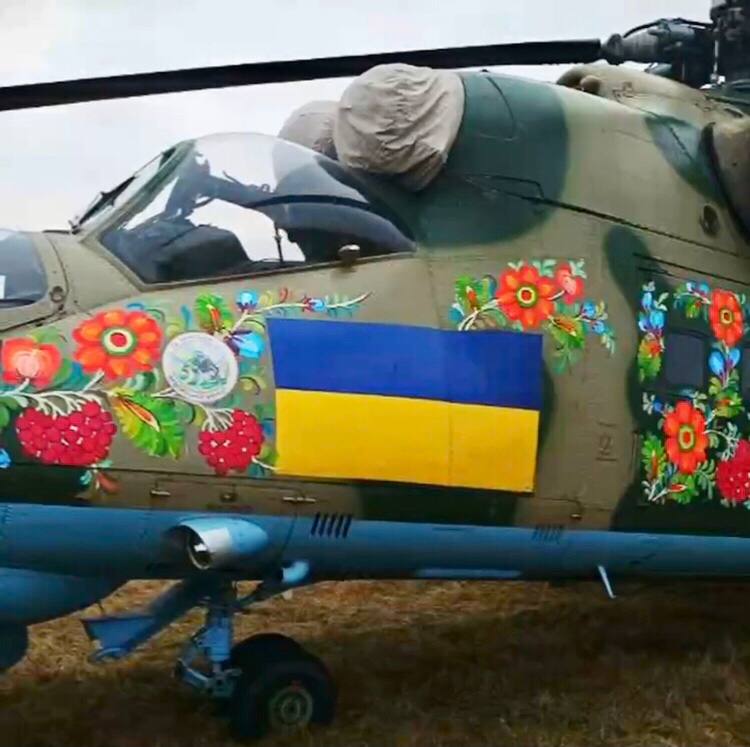 Фото до матеріалу: на військовій техніці