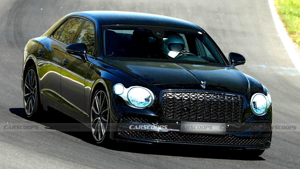 Фото до матеріалу: Bentley Flying Spur готує друге оновлення: зміниться дизайн та зникнуть чотири фари