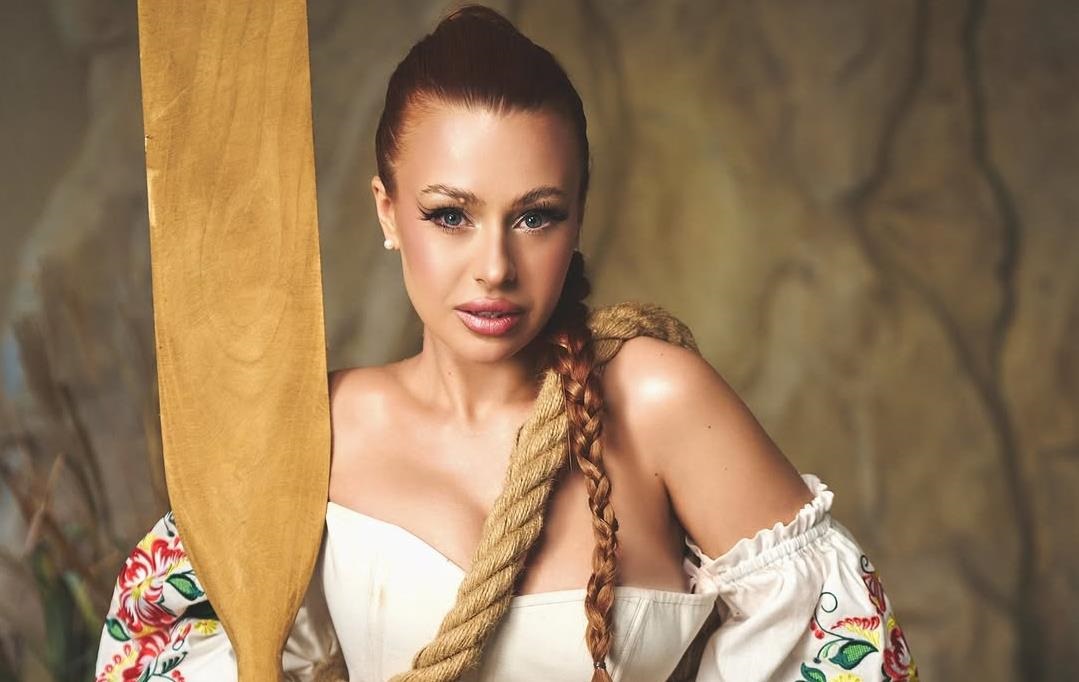 Фото до матеріалу: Фіналістка Нацвідбору на Євробачення-2026 Valeriya Force розповіла про трансформацію: мінус 33 кілограми