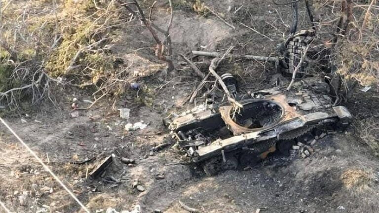 Фото до матеріалу: Втрати ворога на 2 травня: ЗСУ знищили 1240 окупантів та понад 2300 дронів