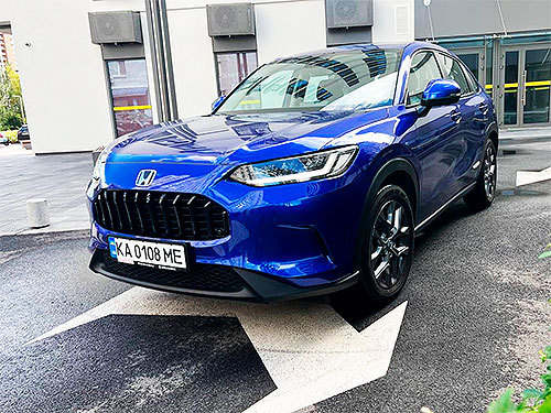 Фото до матеріалу: Тест-драйв Honda ZR-V: динамічний гібрид за ціною звичайного кросоверу