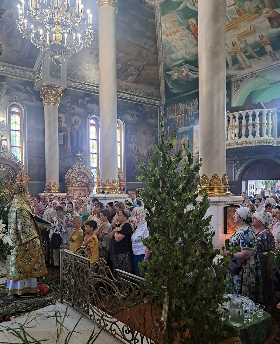 Фото до матеріалу: Трійця 2026 у Черкасах: коли свято, чи буде вихідний і що заборонено робити