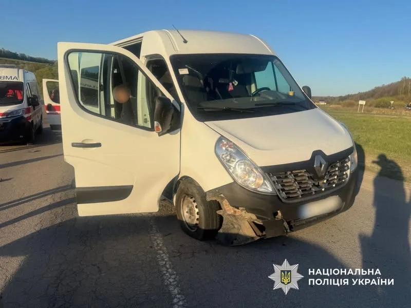 Фото до матеріалу: П'ятеро травмовані у жорсткій аварії на Яворівщині: поліція відкрила провадження