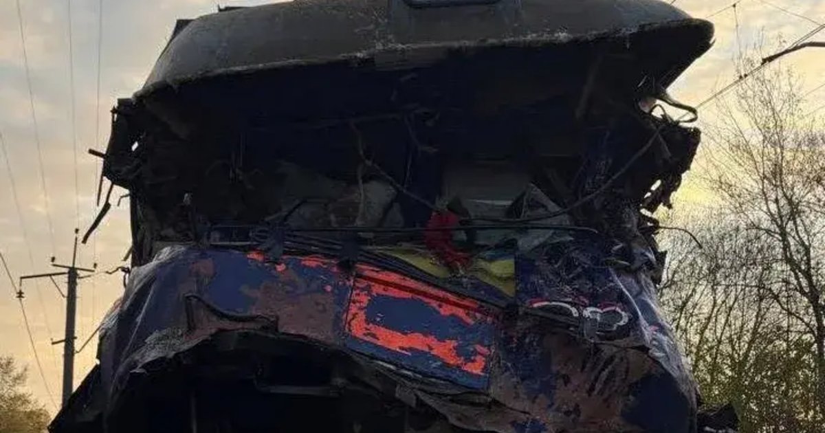 Фото до матеріалу: Трагедія на Львівщині: автокран протаранив потяг, загинув ветеран-машиніст