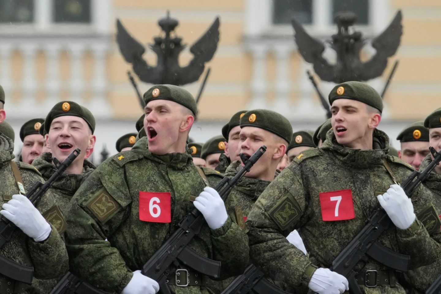 Фото до матеріалу: У Путіна знайшли "виправдання": чому парад у Москві буде без техніки вперше за майже 20 років