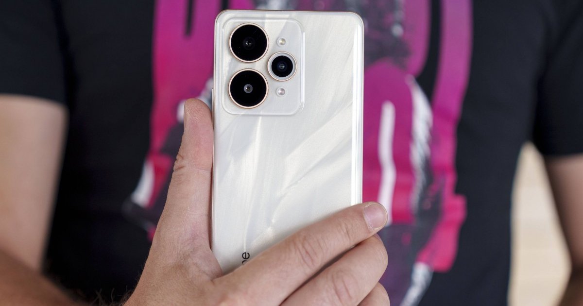 Фото до матеріалу: Realme 16T: смартфон з акумулятором 8000 мАг, який тримає заряд три дні