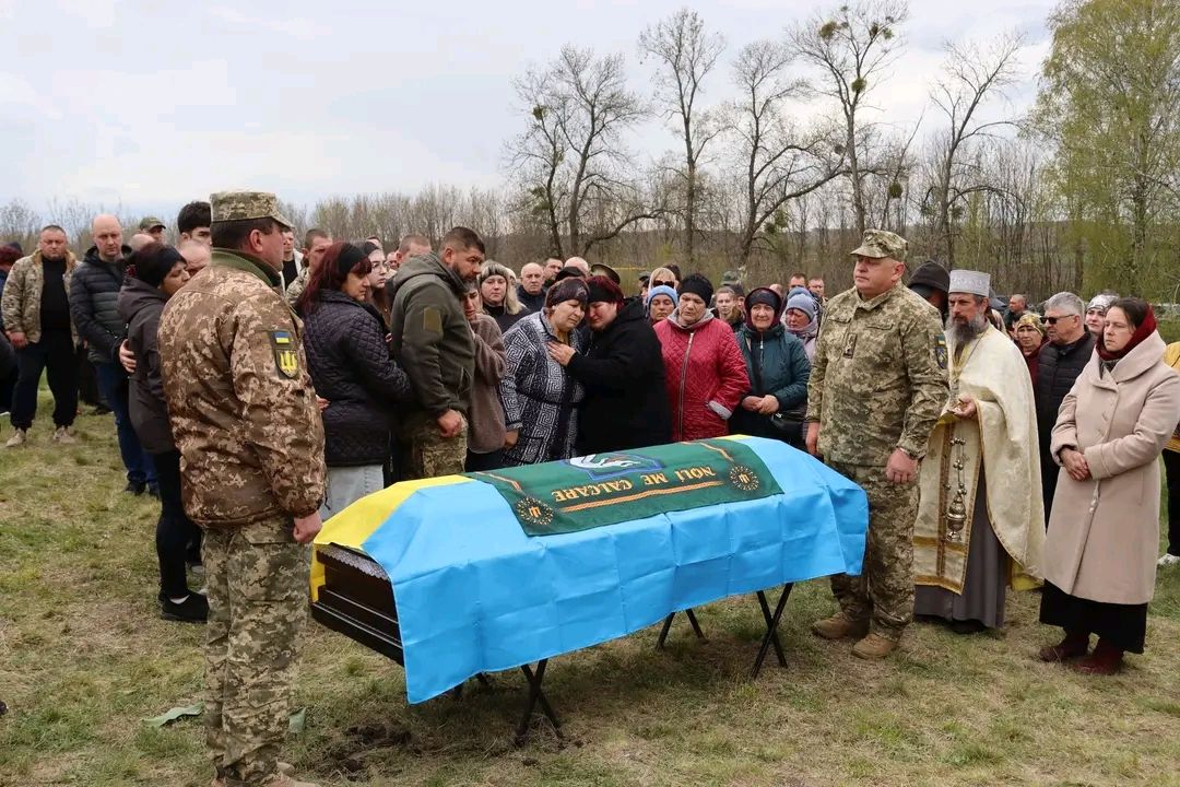 Фото до матеріалу: Олександра Тітічка з села Потеряйки поховали в останню путь на Рашевці