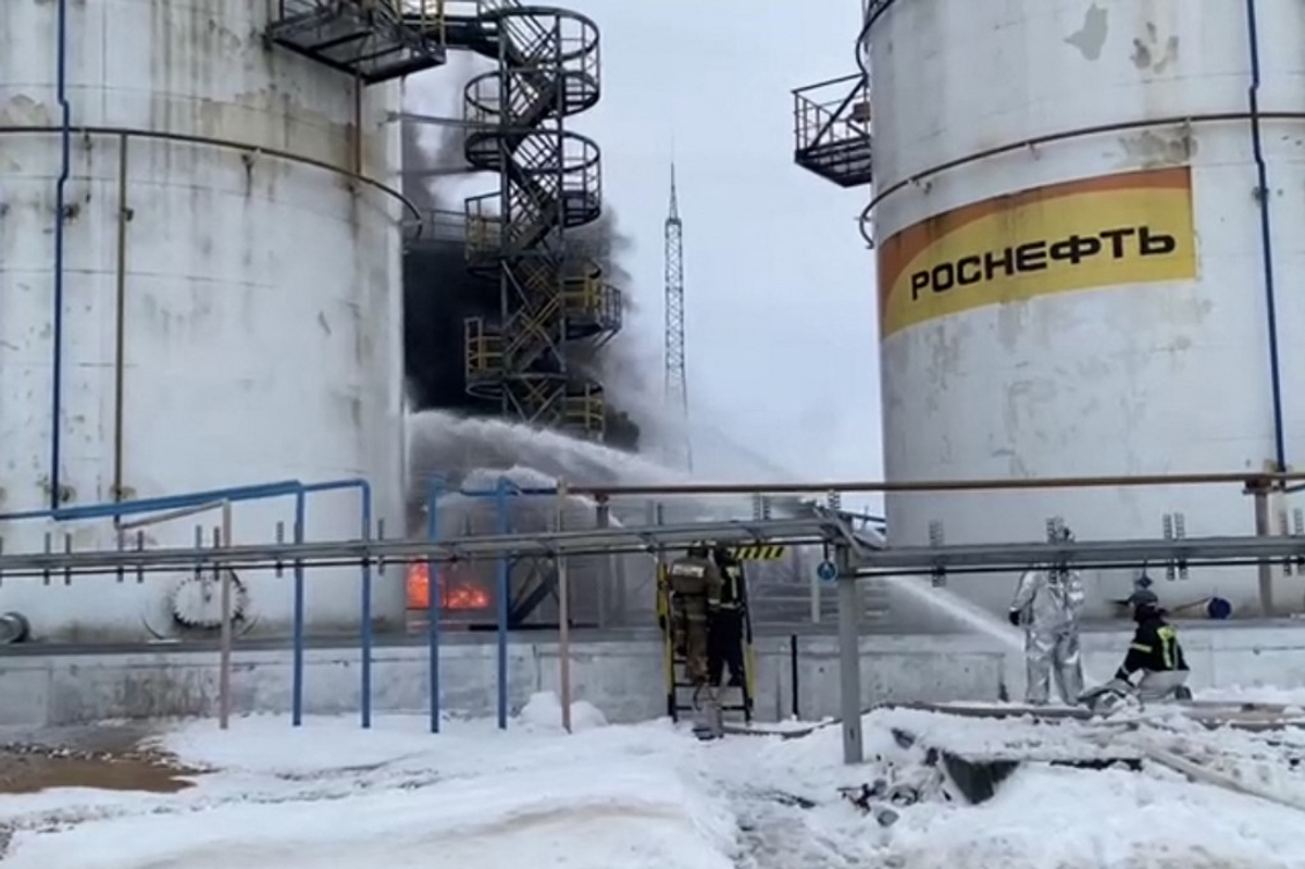 Фото до матеріалу: Russia Spends Billions on Refineries, Loses Gains From Oil Surge