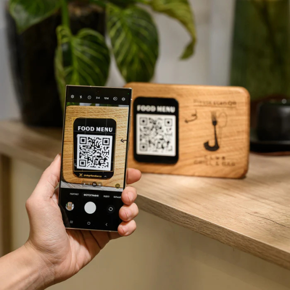 Фото до матеріалу: Цифровізація ресторанів: як QR-меню та технології змінюють сервіс у HoReCa