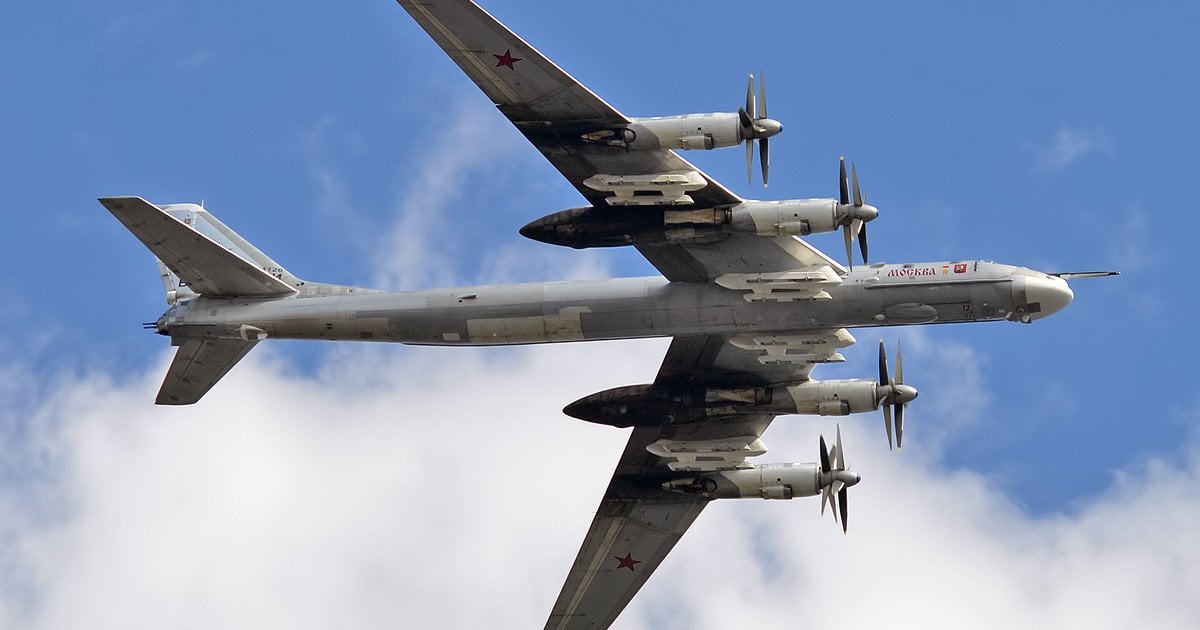 Фото до матеріалу: Росія готує новий масований удар: у повітря підняли Ту-160 і Ту-95