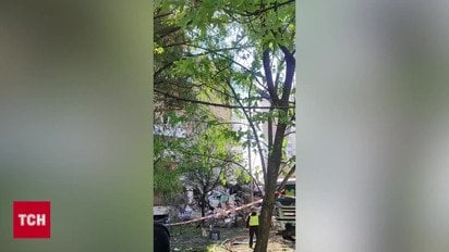 Фото до матеріалу: Київ, 14 травня: люди під завалами на Харківській після масованої атаки РФ