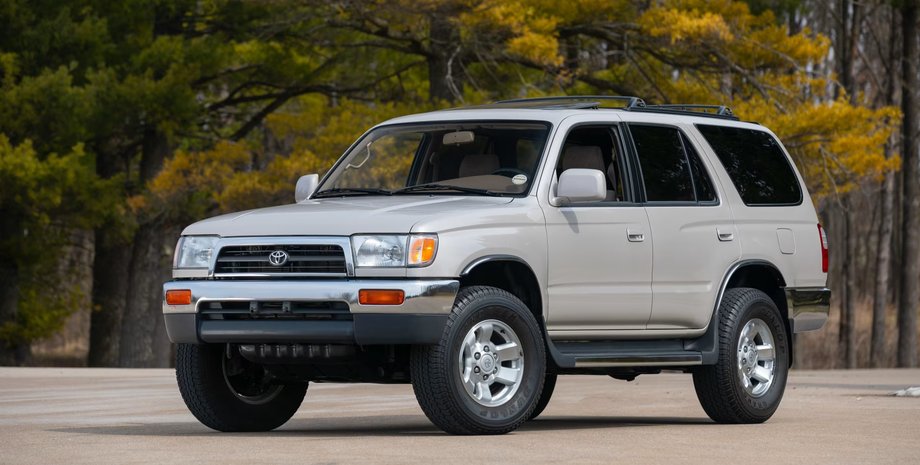Фото до матеріалу: Капсула часу: на аукціон виставили Toyota 4Runner 1996 року в ідеальному стані