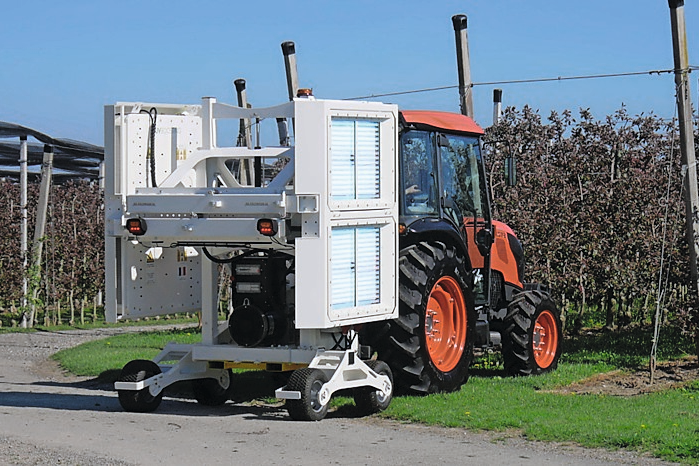 Фото до матеріалу: Kubota випробовує UV-C технологію для захисту садів та виноградників від хвороб