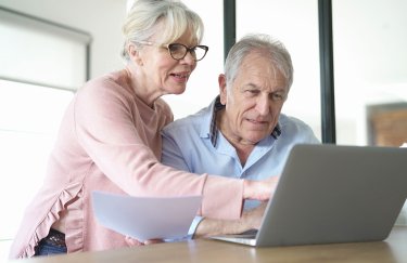 Фото до матеріалу: Уряд запускає програму повернення людей 50+ на роботу через дефіцит кадрів