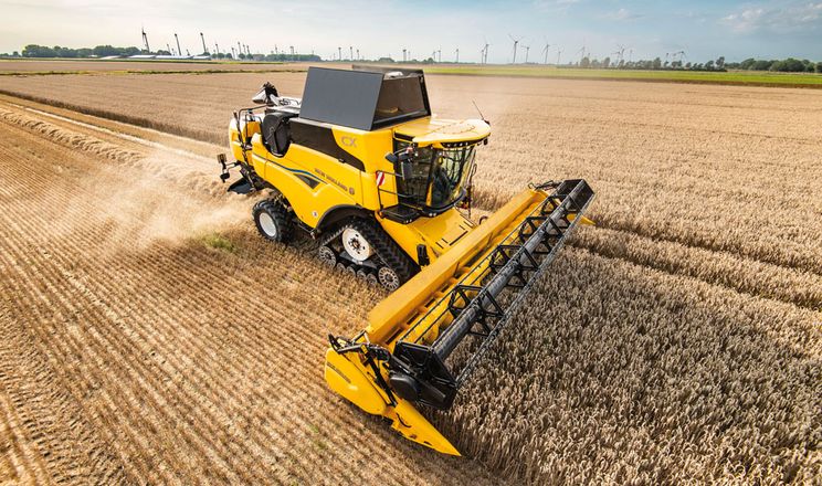 Фото до матеріалу: New Holland представила оновлені комбайни CX7 та CX8 для України